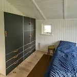 Feriehus With Wilderness Bath