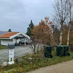 Feriehus With Wilderness Bath